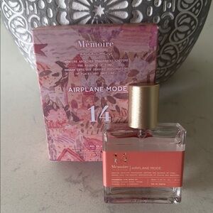 NIB Memoire Airplane Mode Eau De Parfum Spray  - .68 fl. oz./20 ml